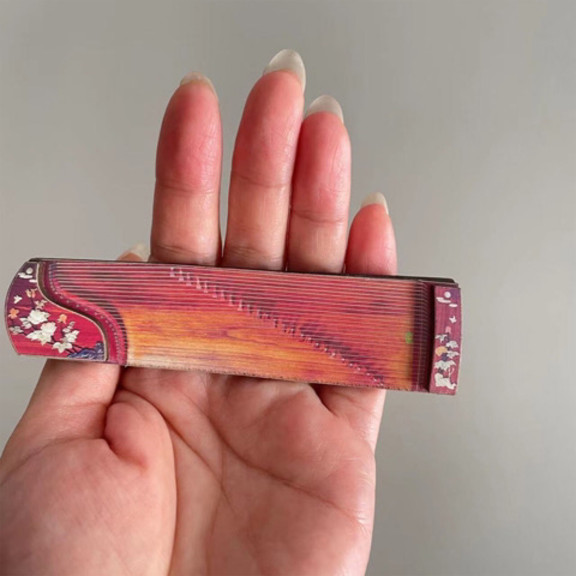 中国の伝統的な木製楽器冷蔵庫マグネット、笛管楽器と古筝のミニ - Musical Instrument Guzheng のレビューと価格