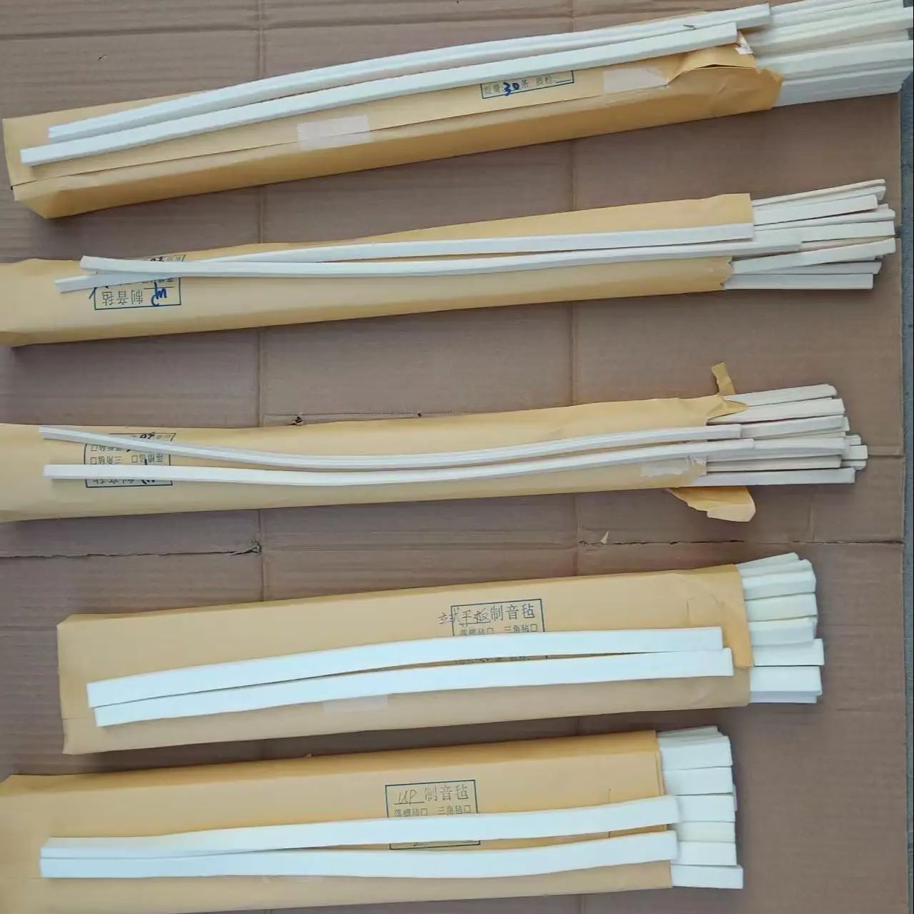 10 個のダンパーフェイトピアノアクセサリー、ピアノチューニ - Musical Instrument Triangle のレビューと価格